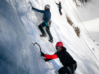 Escalade de glace à la Chute Montmorency avec Aventurex - Québec