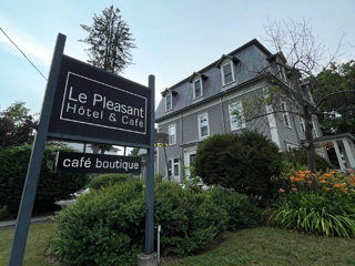 Le Pleasant Hôtel & Café