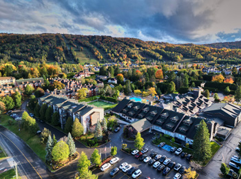 La vallée de Saint-Sauveur durant l'automne.