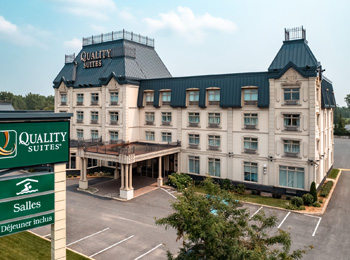 Extérieur du Quality Suites Drummondville.